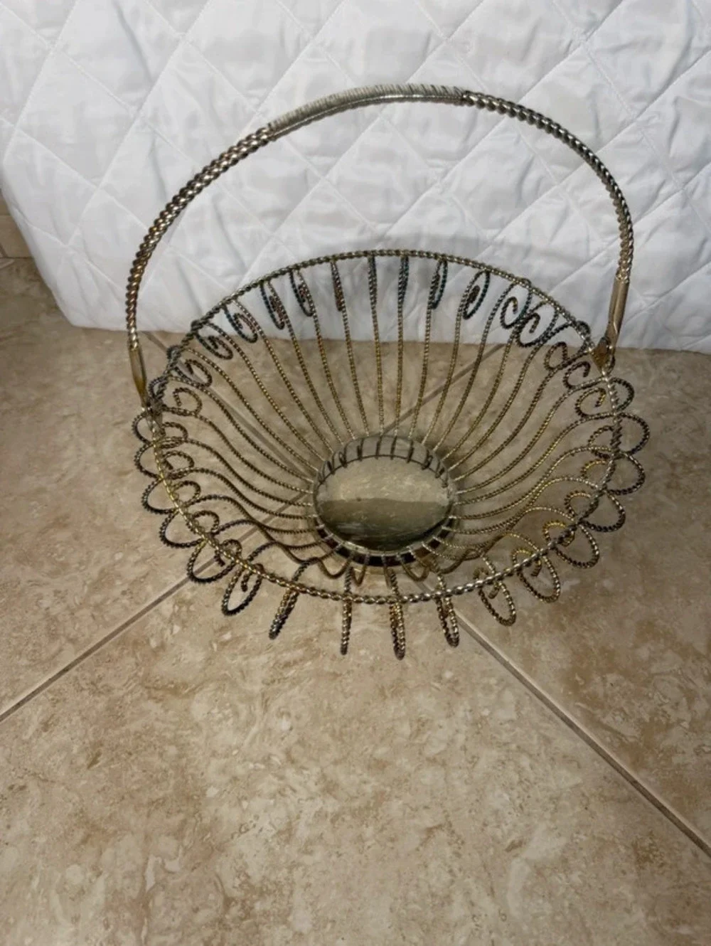 Vintage Ornate Twisted Wire Metal Basket with Moving Handle Fruit Bowl
